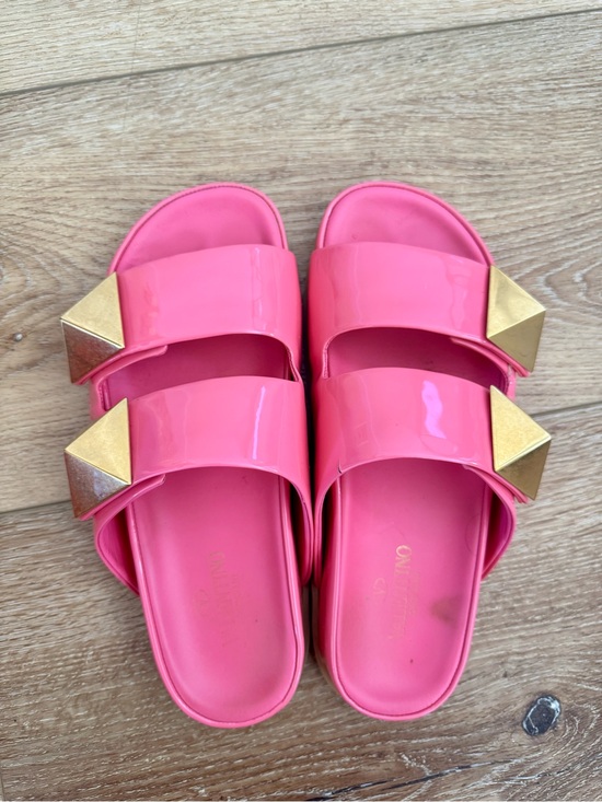 Valentino Garavani Shoes - Valentino Garavani Pink Roman Stud Slide Sandals